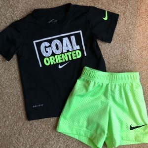 Toddler T-Shirt and Shorts Set
Nike Dri-FIT